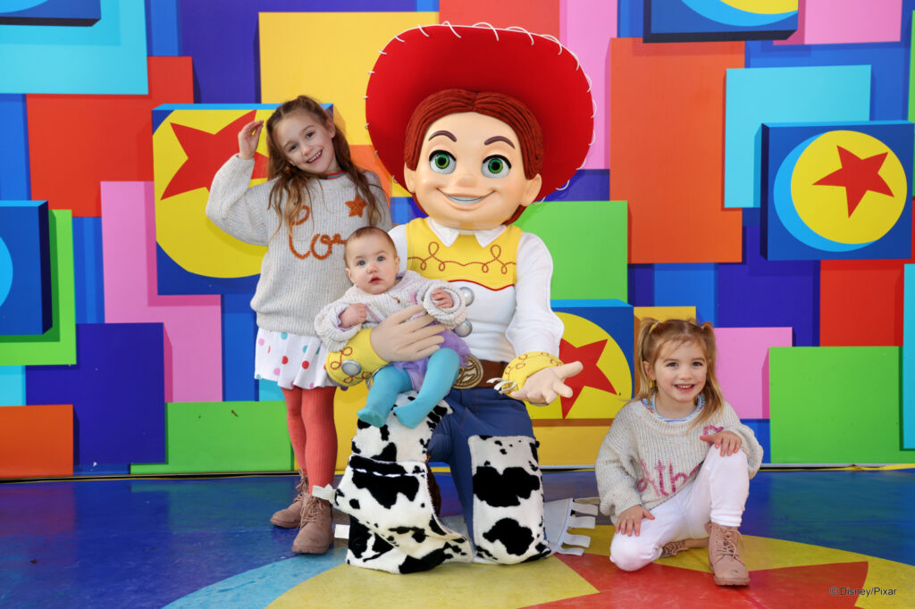 Disneyland Paris, three little girls meet Jessie from Toy Story
